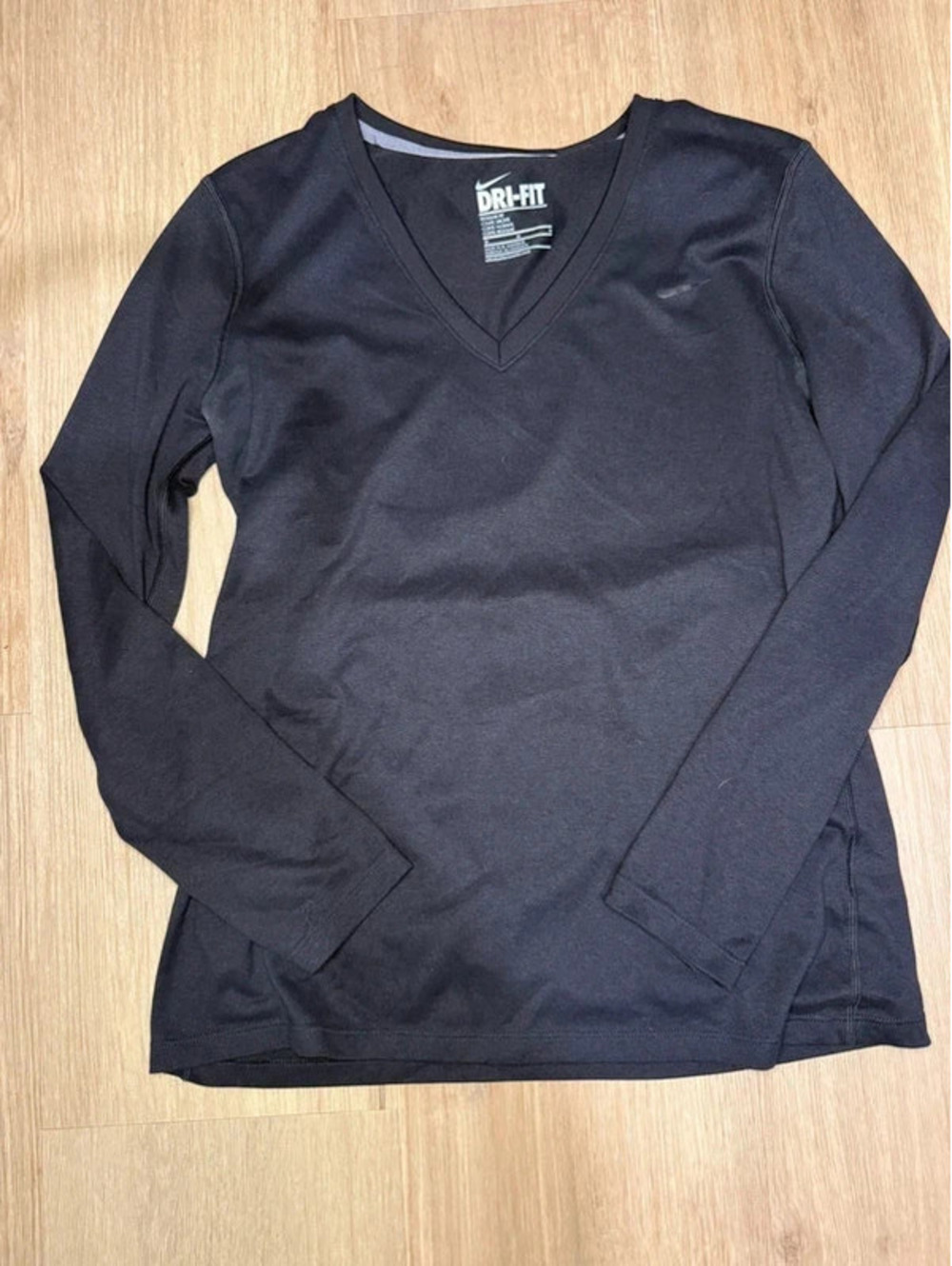 Nike Dri-FIT Black Long Sleeve V-Neck Athletic Top Women’s Medium